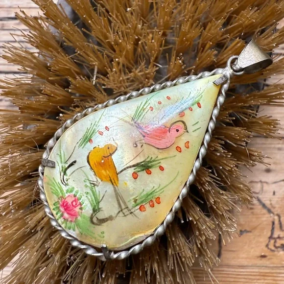 🌈SOLD🌈Vintage Two Sided Hand Painted Bird Scene Horse Scene Pendant - Picture 11 of 12